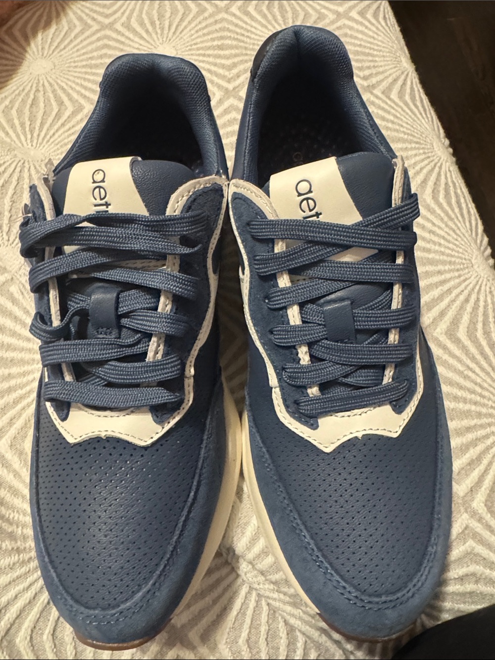Aetrex Women’s Blue and White Lace-Up Sneaker